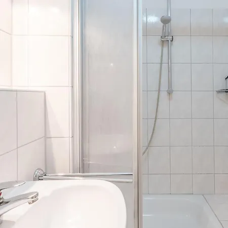 627, Seepark Apartment *